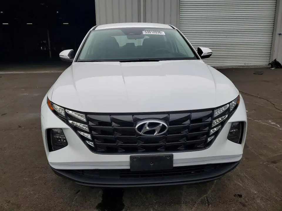 2022 HYUNDAI TUCSON SE  