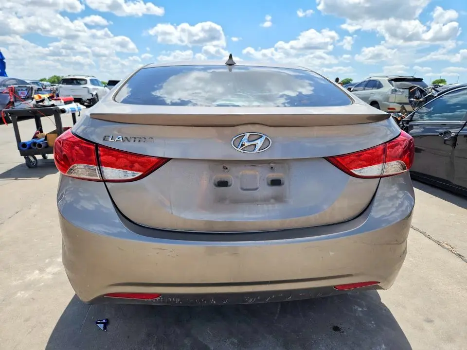 2011 HYUNDAI ELANTRA GLS  