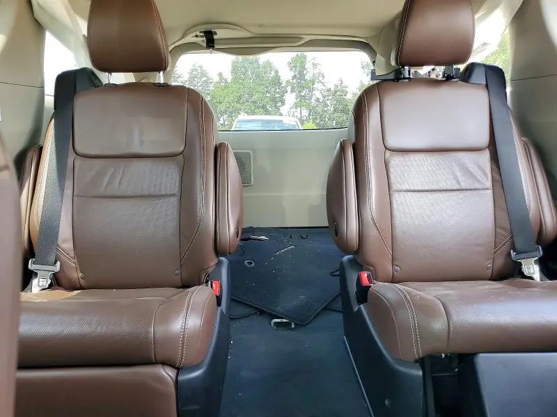 2019 TOYOTA SIENNA LIMITED PREMIUM 7-PASSENGER  