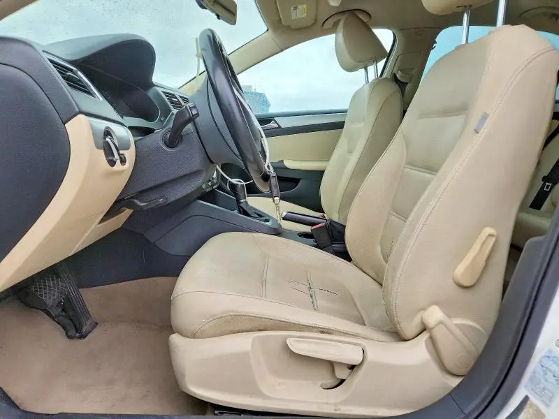 2011 VOLKSWAGEN JETTA SEL  