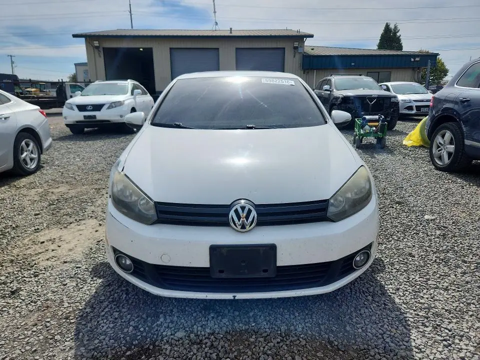 2011 VOLKSWAGEN GOLF   