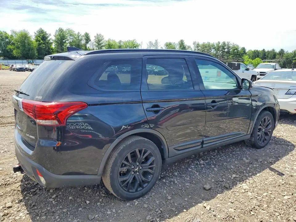 2018 MITSUBISHI OUTLANDER SE  