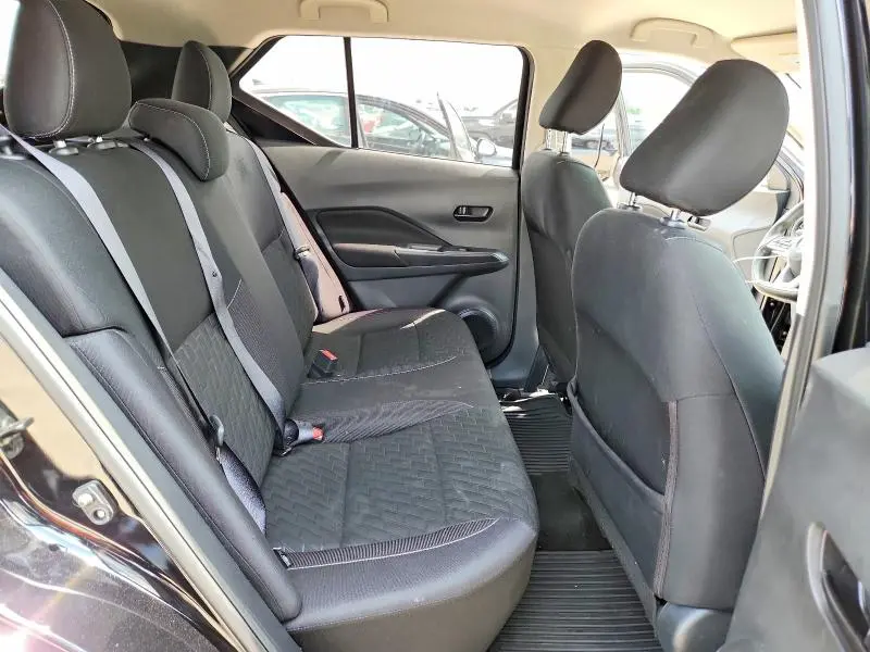 2021 NISSAN KICKS S  