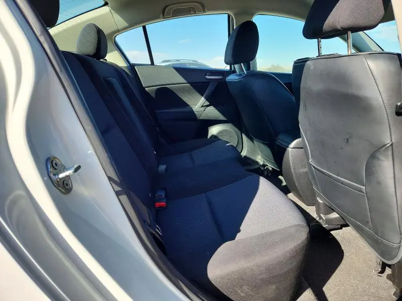 2011 MAZDA 3 I  