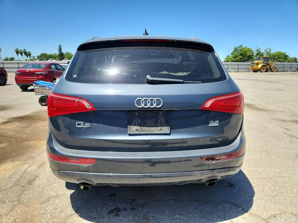 2010 AUDI Q5 PREMIUM  