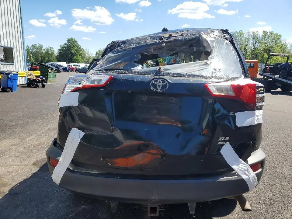 2013 TOYOTA RAV4 XLE  
