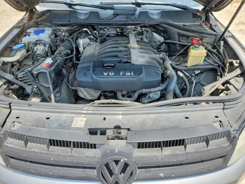 2011 VOLKSWAGEN TOUAREG V6  