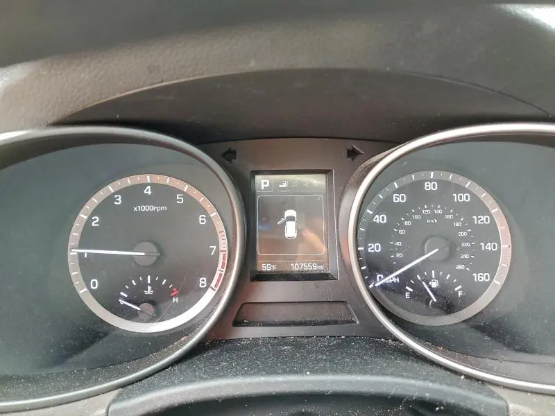 2018 HYUNDAI SANTA FE SE  