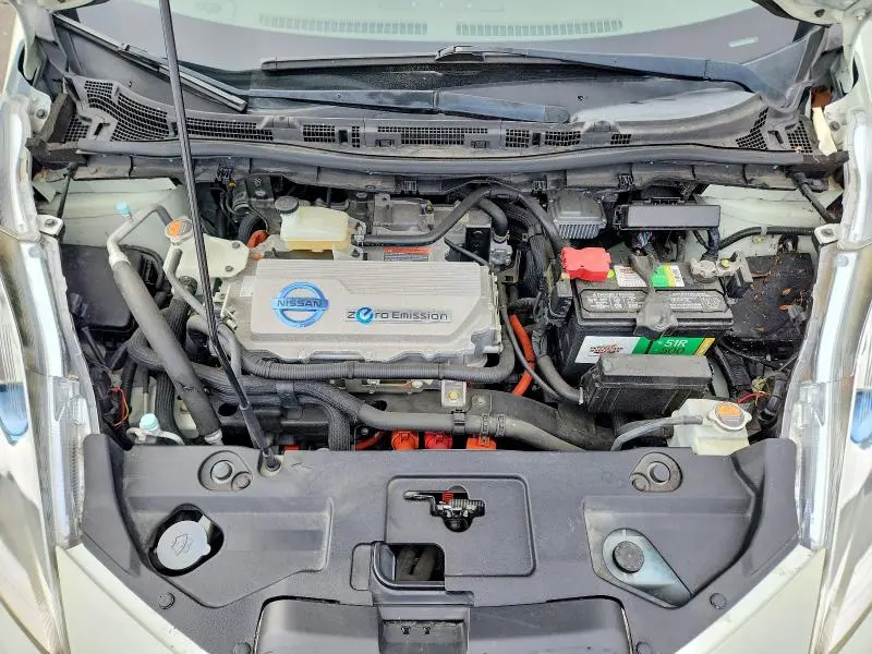 2012 NISSAN LEAF SV  
