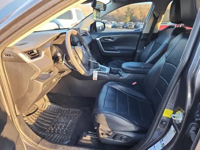 2019 TOYOTA RAV4 XLE  