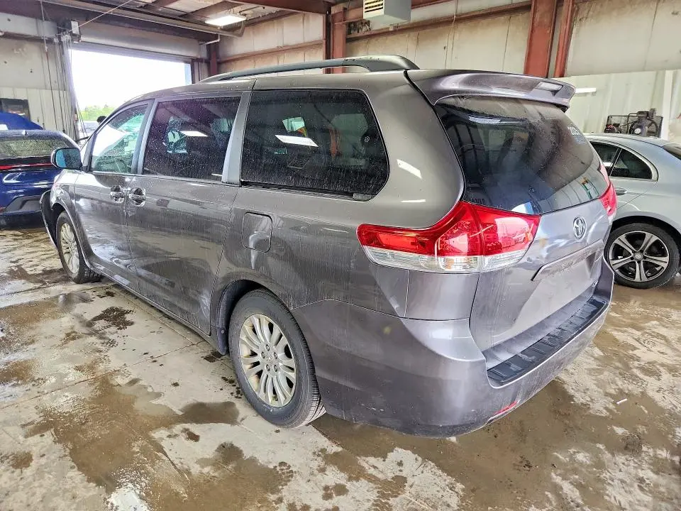 2011 TOYOTA SIENNA XLE 8-PASSENGER  