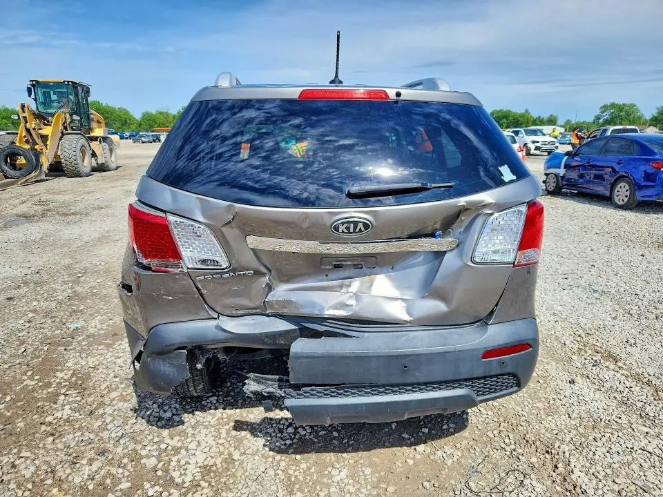 2011 KIA SORENTO LX  