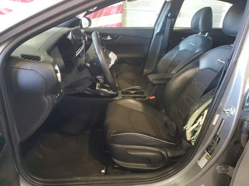 2024 KIA FORTE GT LINE  