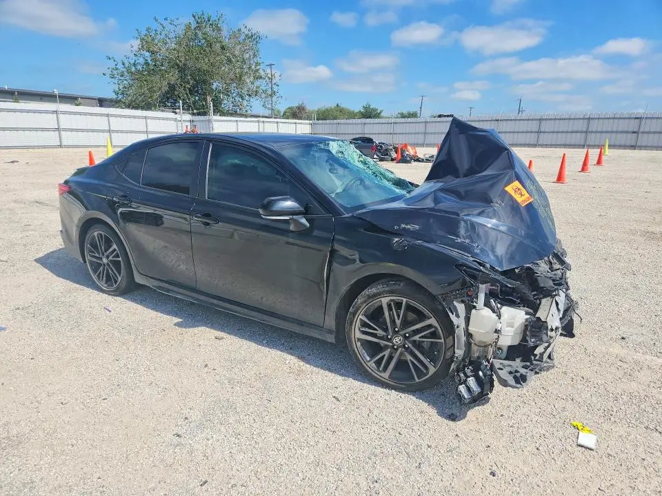 2025 TOYOTA CAMRY XSE  
