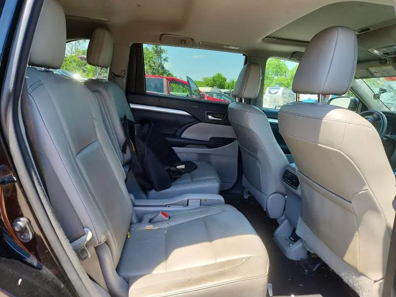 2016 TOYOTA HIGHLANDER XLE  