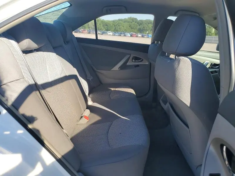 2010 TOYOTA CAMRY SE V6  