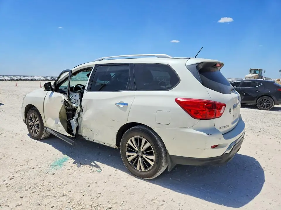2017 NISSAN PATHFINDER SL  