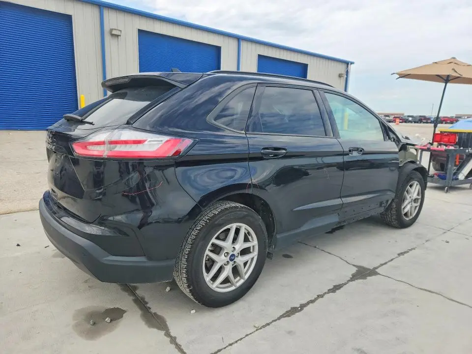 2021 FORD EDGE SE  