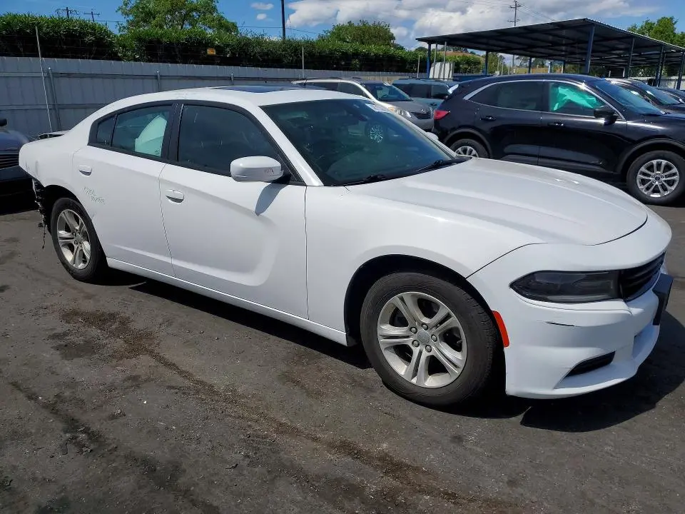 2020 DODGE CHARGER SXT  