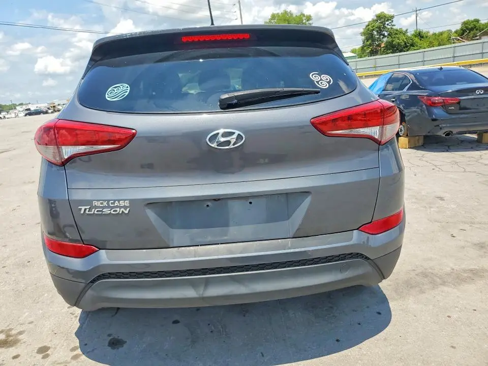 2018 HYUNDAI TUCSON SE  