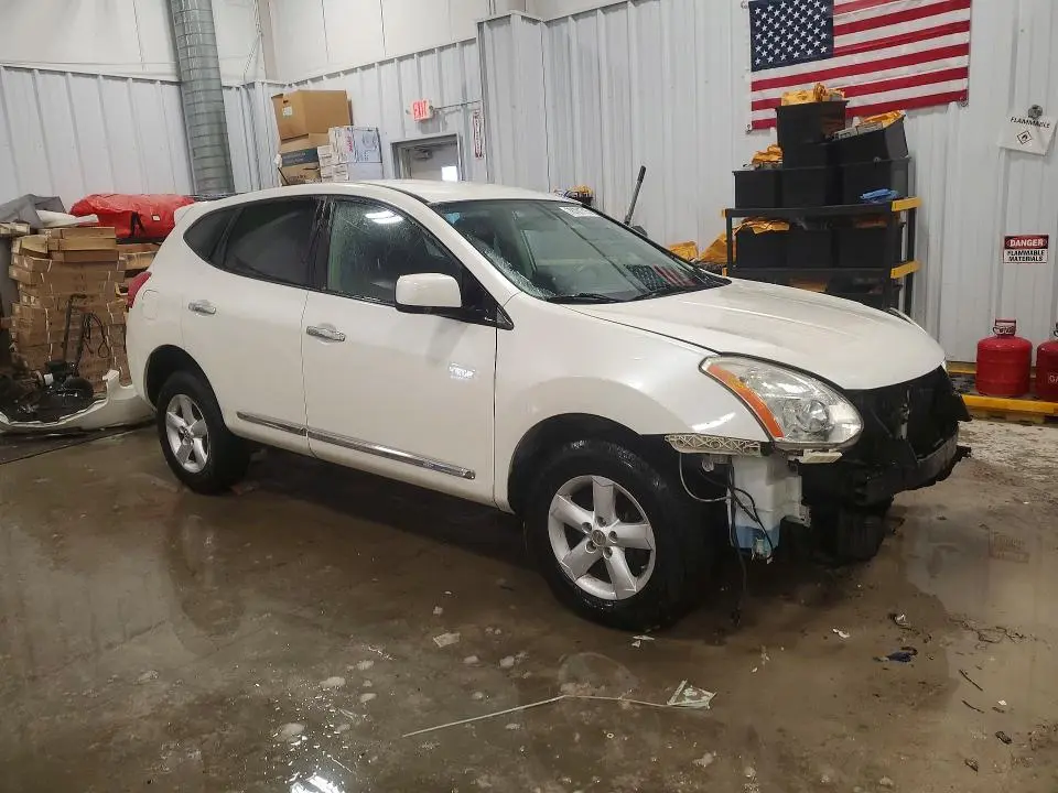 2013 NISSAN ROGUE S  