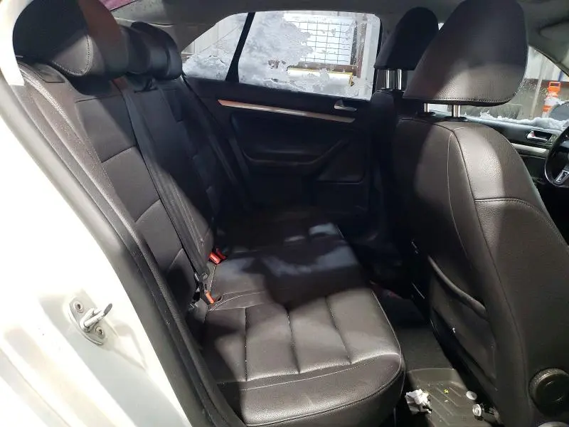 2010 VOLKSWAGEN JETTA SE  