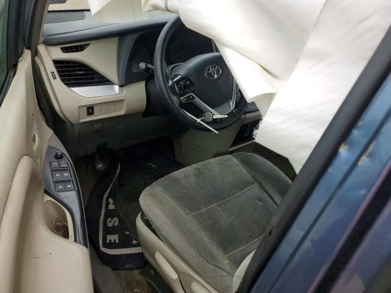2015 TOYOTA SIENNA L 7-PASSENGER  