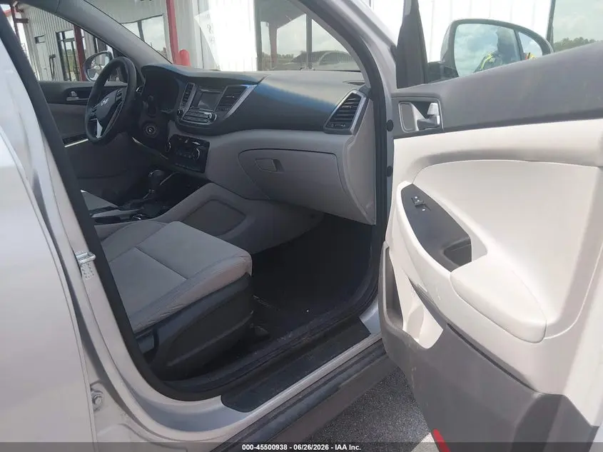 2018 HYUNDAI TUCSON SE