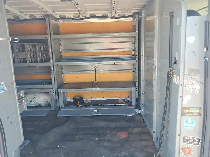 2015 NISSAN NV 2500 HD SL  