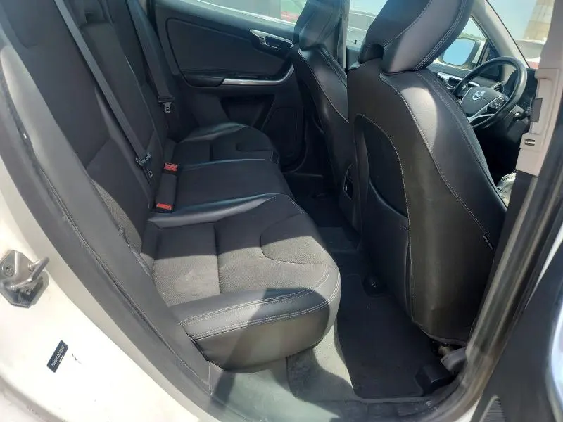 2016 VOLVO XC60 T5  