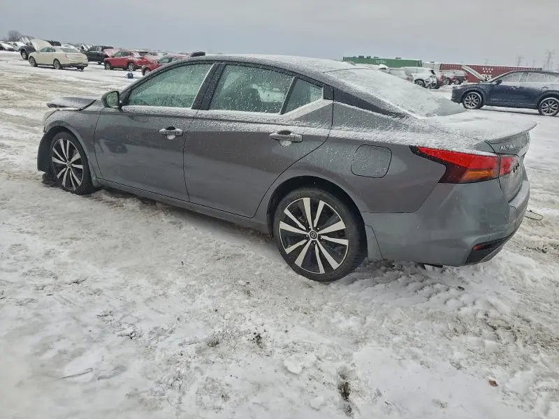 2022 NISSAN ALTIMA SR  