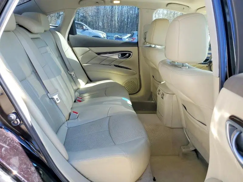 2012 INFINITI M37   