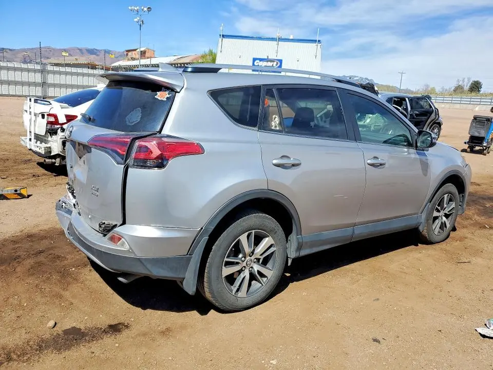 2018 TOYOTA RAV4 XLE  