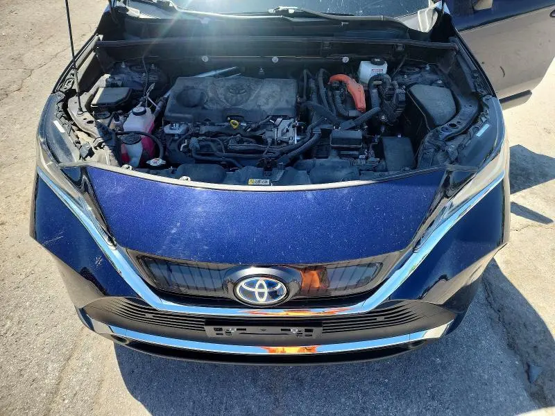 2022 TOYOTA VENZA XLE  