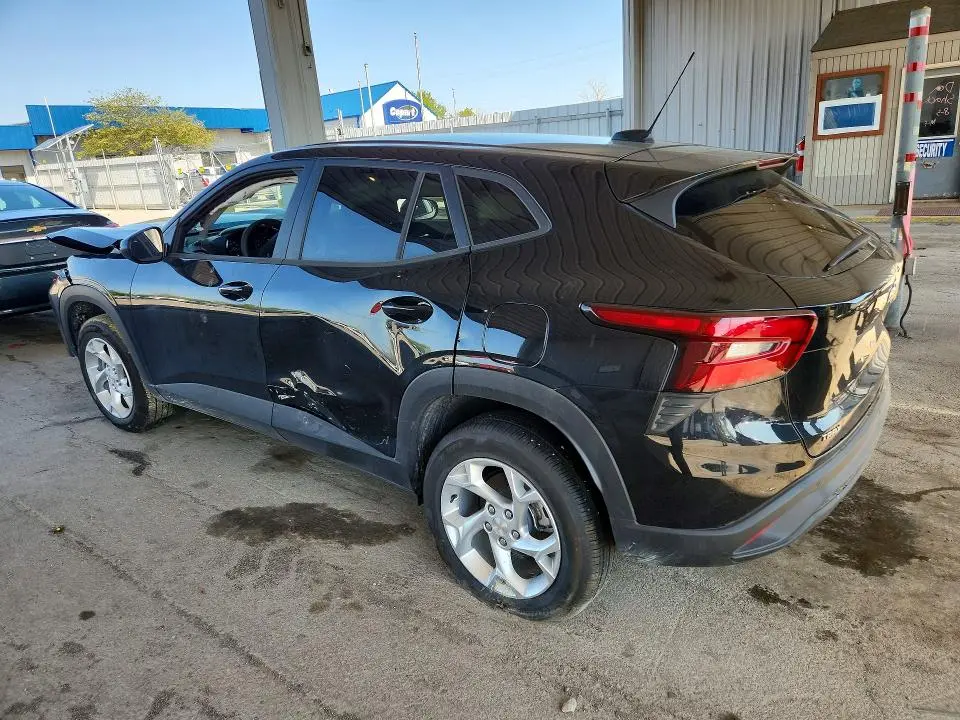 2025 CHEVROLET TRAX LS  
