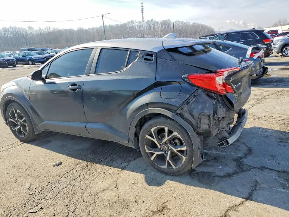 2020 TOYOTA C-HR XLE  