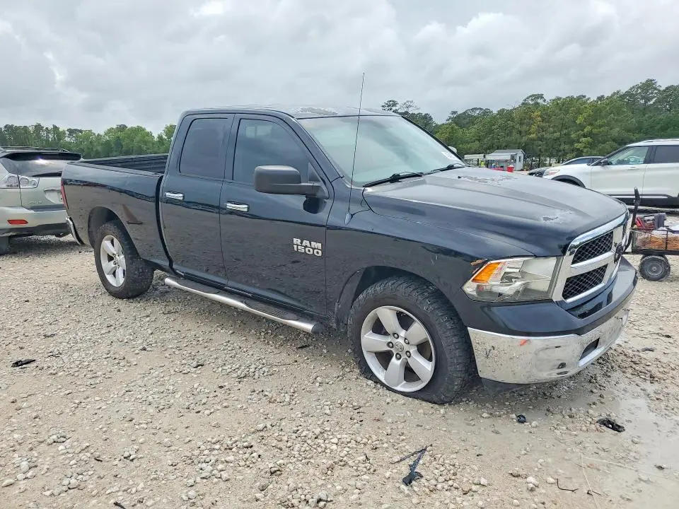 2013 RAM 1500 SLT  