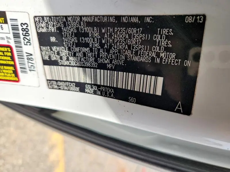 2013 TOYOTA SIENNA LE 8-PASSENGER  