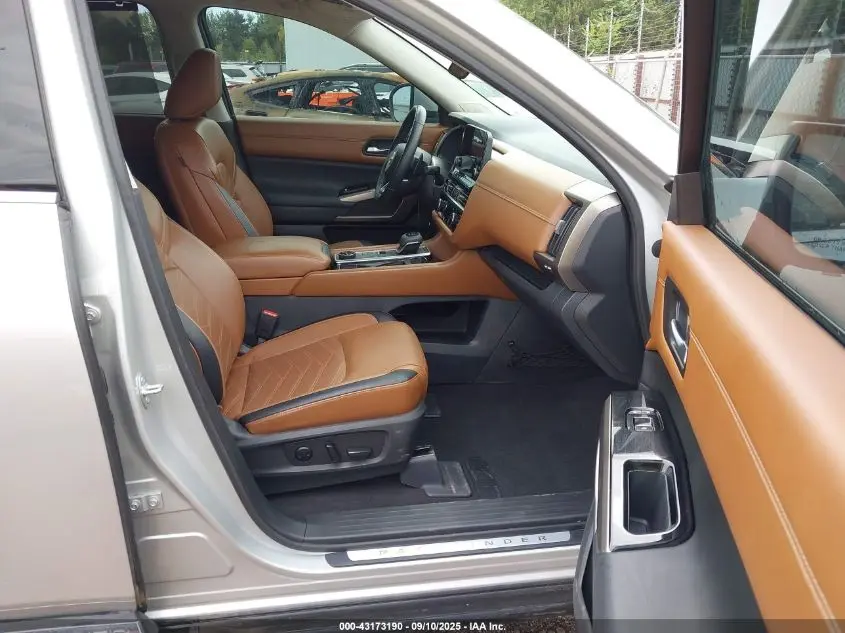 2023 NISSAN PATHFINDER PLATINUM 4WD