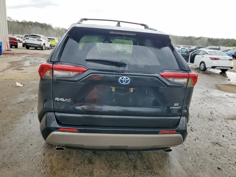 2022 TOYOTA RAV4 SE  