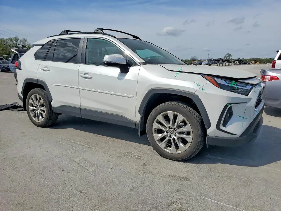 2024 TOYOTA RAV4 XLE PREMIUM  
