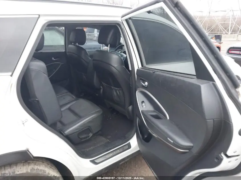 2017 HYUNDAI SANTA FE SE