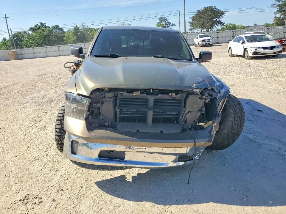 2015 RAM 1500 SLT  