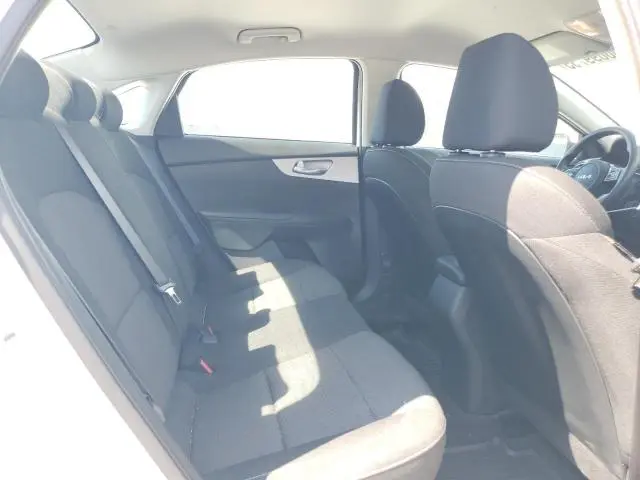 2023 KIA FORTE LX  