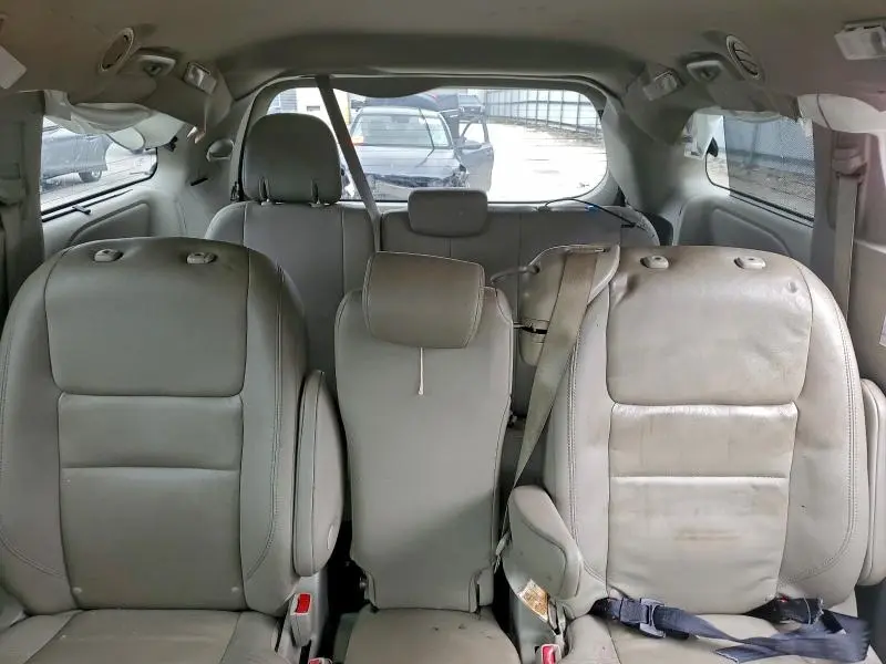 2020 TOYOTA SIENNA XLE  