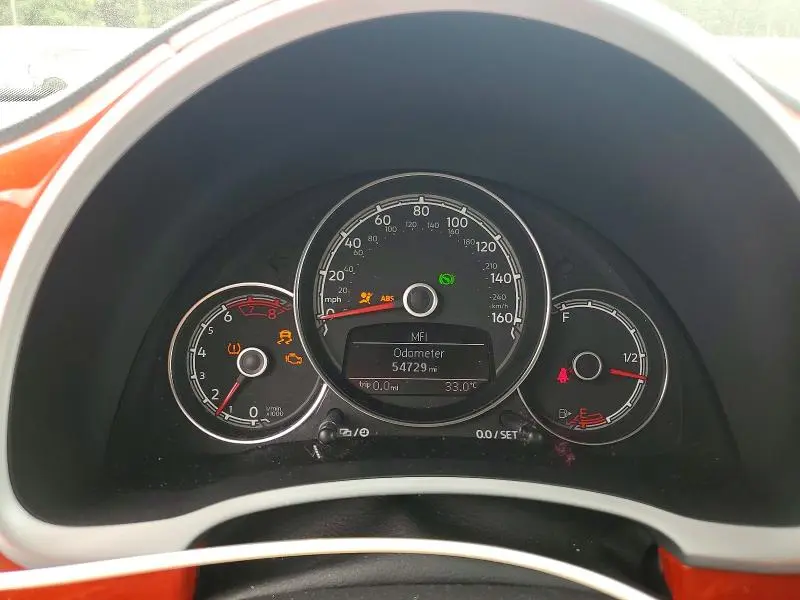 2017 VOLKSWAGEN BEETLE S/SE  