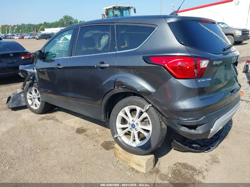 2019 FORD ESCAPE SE
