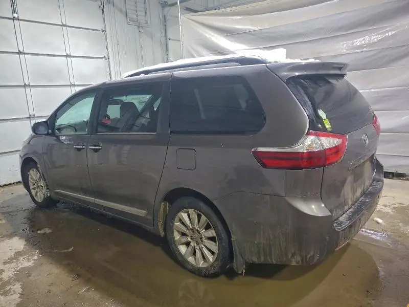 2015 TOYOTA SIENNA XLE  