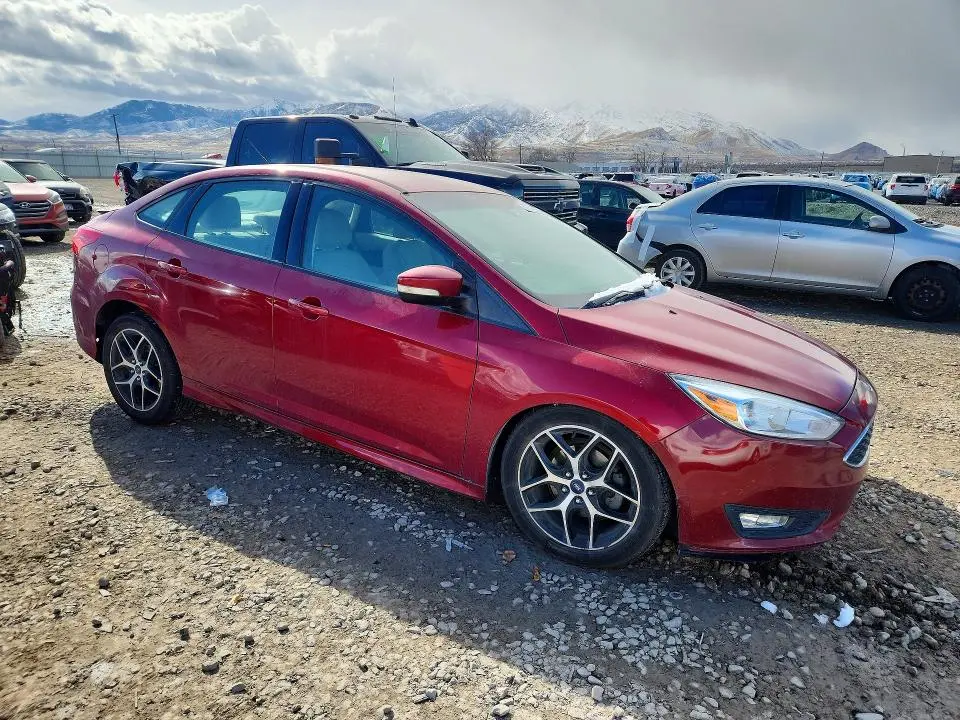 2015 FORD FOCUS SE  