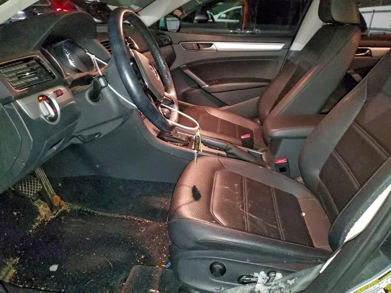 2019 VOLKSWAGEN PASSAT WOLFSBURG  